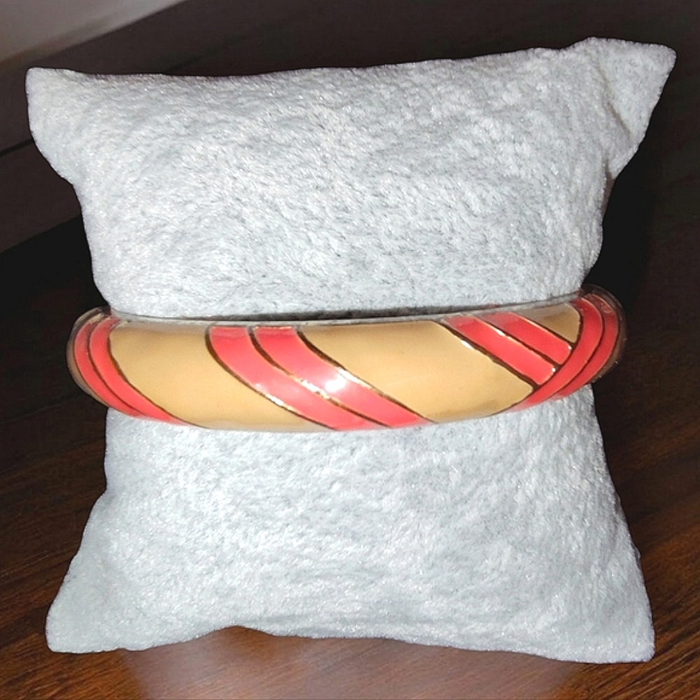 J Crew Coral Pink Enamel Gold Tone Bangle